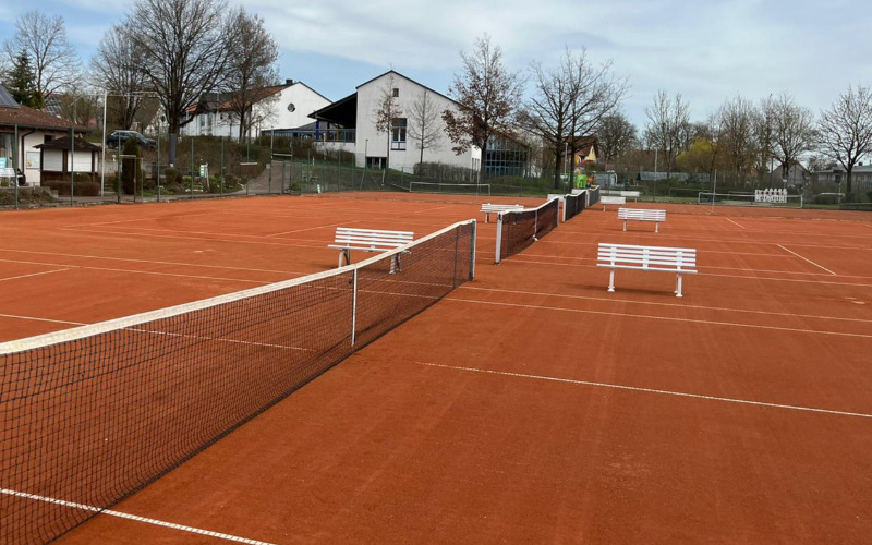 Tennisplätze wieder spielfertig
